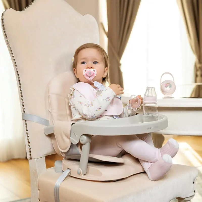 Kikka Boo Pappo buster hranilica Beige – kompaktna i praktična hranilica za bezbedno hranjenje deteta za stolom.