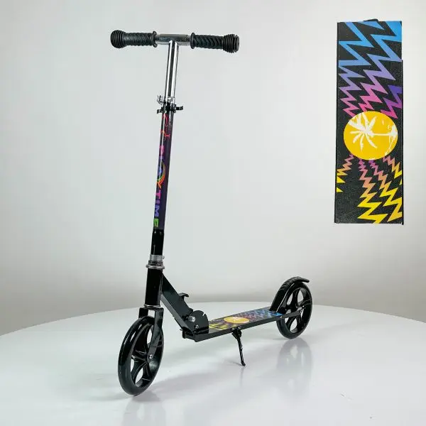 Trotinet na sklapanje crni