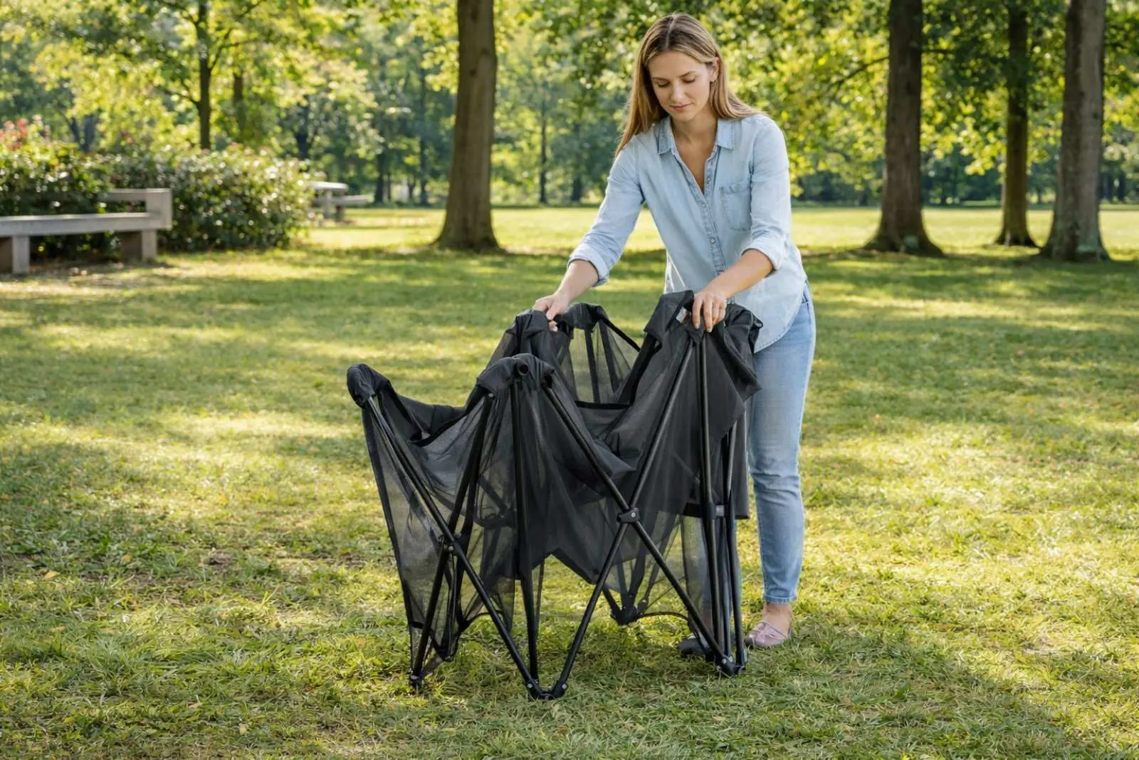 Prenosiva ogradica za bebe Pop It Up model sa mrežastim stranicama Pop It Up sklopiva ogradica za bebe u rasklopljenom stanju Kako se sklapa Pop It Up prenosiva ogradica korak po korak